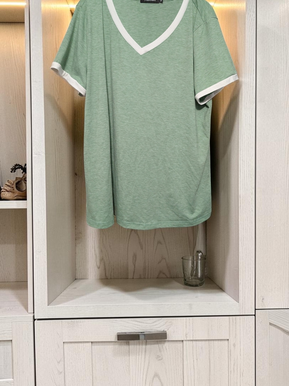 Automet Sage Green V-Neck Short Sleeve Ringer T-Shirt XL EUC